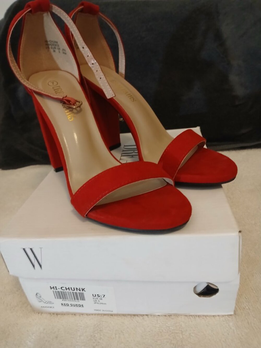 High heels - Picture 2 of 3